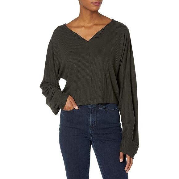RVCA Women's Jet Setter Oversized Ribbed Knit Cropped V-Neck Long Sleeve Top - Picture 1 of 2